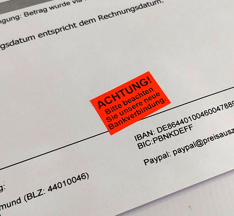 geänderte Bankverbindung Etiketten - leuchtrote Hinweisetiketten, Bild 2
